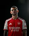 Bruno Guimaraes i Arsenal-drakt.
