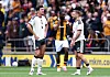 Harry Maguire og Luke Shaw som ser bekymret ut etter Uniteds andre baklengsmål mot Hull, 22. august 2026.