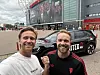 Uno-bil, Fossedal og Holth ved Old Trafford.