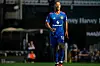 Youri Tielemans i blå Manchester United-drakt på fotballbanen mot Fulham.