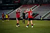 Ella Toone og målscorer Lea Schüller feirer Uniteds fjerde mål mot Sheffield United Women i 10-1-seieren 23. september 2026.