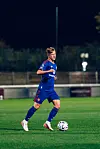 Jim Thwaites med ballen for U21-laget, 16. oktober 2026.