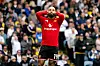 Bryan Mbeumo fortviler mot Leeds.