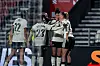 Lea Schüller feirer med lagvenninnene etter å ha sendt United opp i ledelsen mot Liverpool Women, 21. oktober 2026.