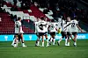 Maya Le Tissier gratuleres av laget etter å ha scoret 5-1-målet i 5-3-seieren borte mot Liverpool Women, 21. oktober 2026.