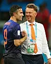 SKRYT: Clarence Seedorf roser Louis van Gaal for måten han har fått stjernespillerne til å fungere på. MotChile må imidlertid Robin van Persie stå ovr på grunn av gule kort.