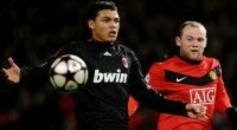 Thiago Silva håper fortsatt på å få Wayne Rooney som lagkamerat i PSG.