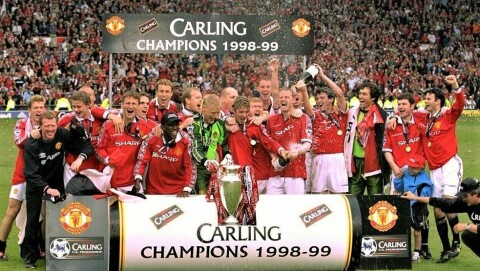 1/3: United feirer ligagullet i 1998/99-sesongen.