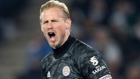 MÅ LEVERE EN SOLID KAMP: Kasper Schmeichel og Leicester må heve seg kraftig fra hjemmekampen mot Newcastle om det skal bli poeng på Old Trafford.