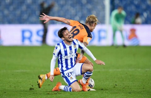SKADEPROBLEMER: David Silva er en av mange spillere som sliter med skade. Real Sociedad v Valencia CF - La Liga Santander
