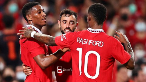 LA NED MANGE METER: Anthony Martial, Marcus Rashford og Bruno Fernandes var blant de som gikk foran i press-spillet og løp sokkene av seg i gjenvinningsarbeidet mot Liverpool. GettyImages-1408241364 (1)