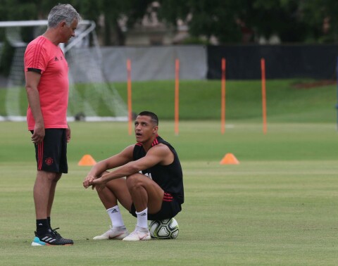 TOPP STEMNING: José Mourinho og Alexis Sánchez avbildet i Miami i 2018. Manchester United Pre-Season Training Session