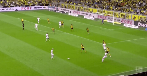 KLASSISK RANGNICK: Leipzig har ball på kant, og er allerede posisjonert med 3-4 mann i og rundt ball og 3-4 mann som kan true i og rundt 16-meter når innlegget eventuelt kommer. Skjermbilde 2021-12-04 kl. 12.13.15