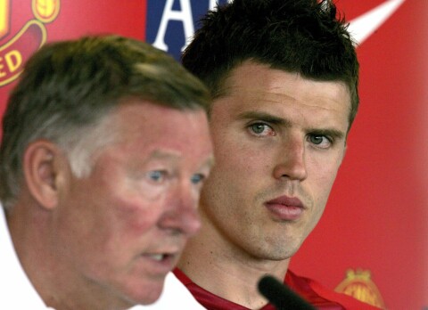 Manchester United unveil new signing Michael Carrick