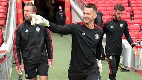 STØDIG RESERVE: Tom Heaton har enorm erfaring og Paul McGuinness er sikker på at veteranen vil være klar om Solskjær trenger ham på førstelaget. Manchester United v Everton - Pre-season Friendly