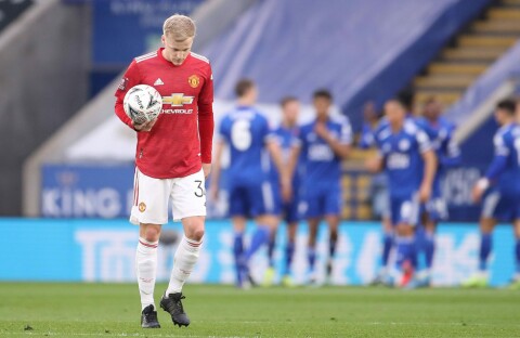NEDERLAG: Donny van de Beek og United røk ut av FA-cupen mot Leicester.