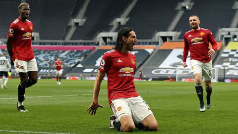 – Vi ønsker at han skal score med en stupheading foran et fullsatt Stretford End cavani32432