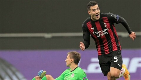 JUBEL: Dalot feirer å ha scoret sitt første mål for AC Milan, bare ti minutter etter at han hadde fått sin første målgivende for Milan.