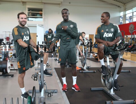 OPPKJØRING: Juan Mata, Eric Bailly og Odion Ighalo i aksjon på treningsrommet på Carrington.