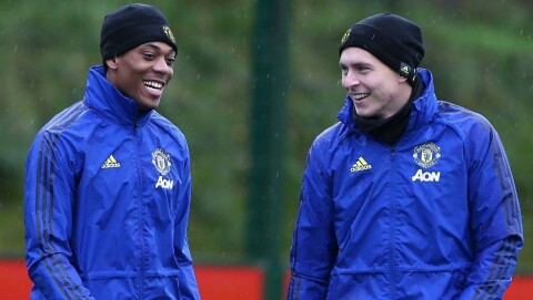 MØTTE HVERANDRE: Det ble en spennende duell mellom Victor Lindelöf og Anthony Martial.