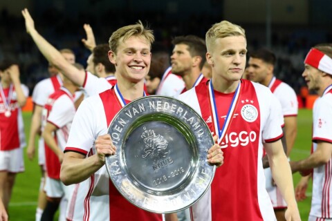 STJERNEDUO: Frenkie de Jong spiller i dag i Barcelona, mens Van de Beek ble værende i ytterligere én sesong i Ajax før han dro videre.