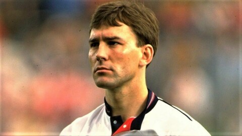 SELVSKREVEN KAPTEIN: Bryan Robson var en like selvskreven kaptein for England som for United.
