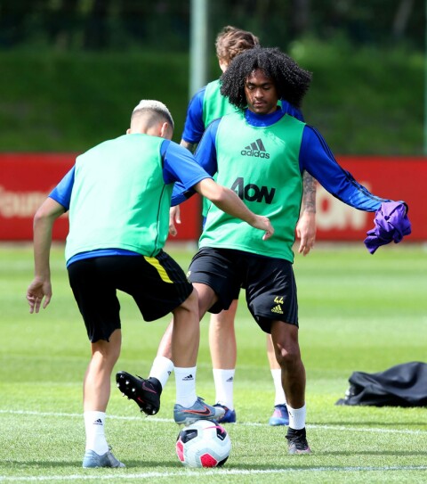 Her er James på United-trening
