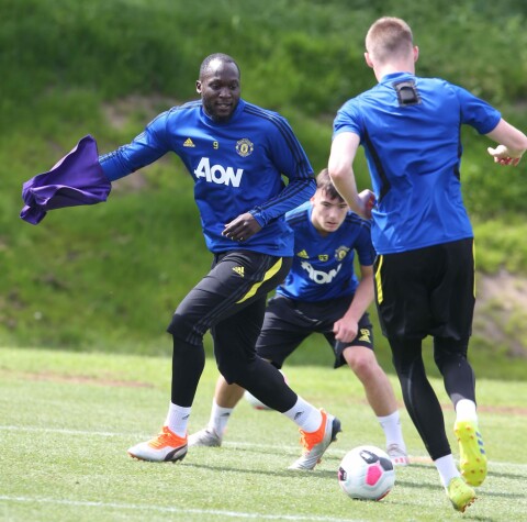 Her er James på United-trening