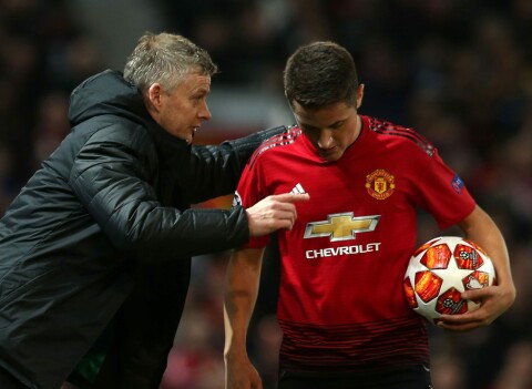 FORTSATT I KONTAKT: Solskjær og Herrera, her fra hjemmekampen mot Herreras fremtidige arbeidsgiver (PSG).