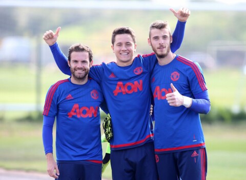 FRA TRES TIL DOS: Herrera tror ikke David de Gea (t.h.) slår følge til Paris. Juan Mata (t.v.) signerte ny kontrakt tidligere i sommer.