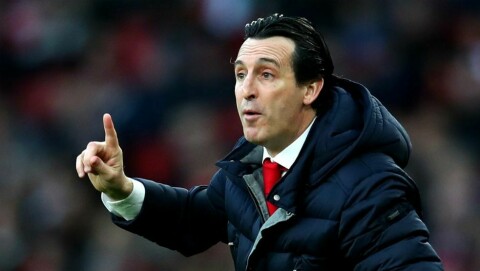 DELIKAT PROBLEM: Arsenal-manager Unai Emery må klare seg uten kapteinen Laurent Koscielny som nektet å bli med til USA.