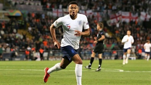 SO CLOSE, YET SO VAR: Lingard jubler før VAR-dommerne gir beskjed om at målet ikke blir tellende.