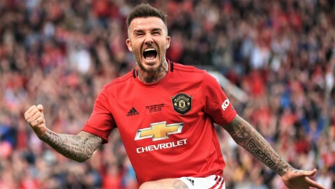 GLAD MANN: David Beckham scoret 5-0 rett før slutt.