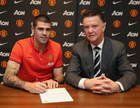 GJENSYN: Sergio Romero er ikke den eneste tidligere keeperen Van Gaal har jobbet med som han hentet til United. Victor Valdés sin tid på Old Trafford endte imidlertid med et klart brudd mellom de to da Valdés ikke ville spille reservelagskamper.