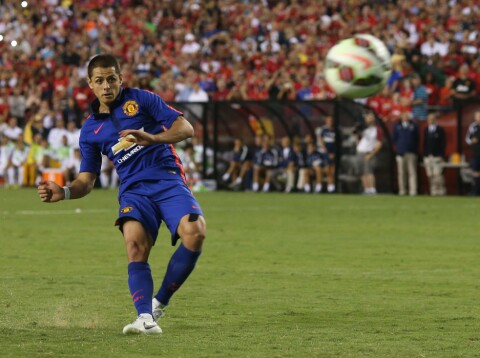SCORET MOT AJAX: Chicharito og Ashley Young besørget målene da United slo Ajax 2-0 på Amsterdam Arena i 2012. Her er mexicaneren i aksjon for United sommeren 2014.