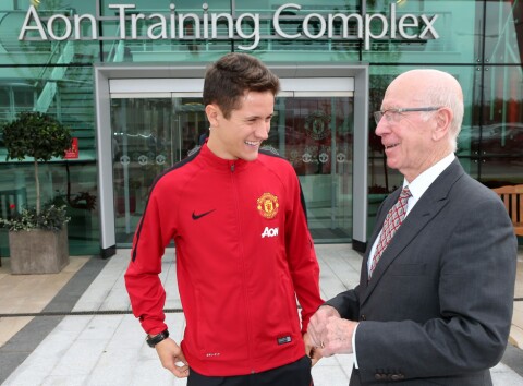 STORT ØYEBLIKK: Ander Herrera og Sir Bobby Charlton.