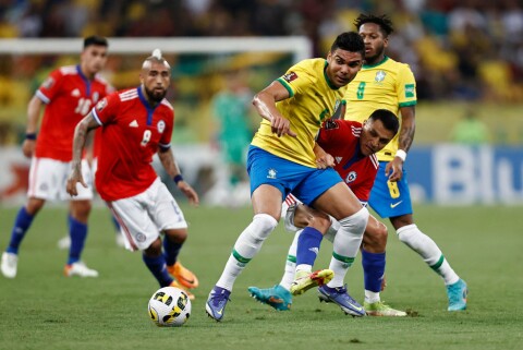 FULL FART MOT VM: Casemiro, Fred og Brasil hadde full kontroll på Alexis Sánchez og Chile. Brasil vant 4-0 og er allerede klare for VM i Qatar. Brazil v Chile - FIFA World Cup Qatar 2022 Qualifier