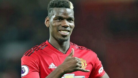 BEDRE TIDER: Smilet sitter løst hos Paul Pogba om dagen. Etter en vanskelig start på sesongen har både han og United fått sving på sakene i de siste kampene. – Jeg har aldri angret på at jeg kom tilbake til United sier Pogba.