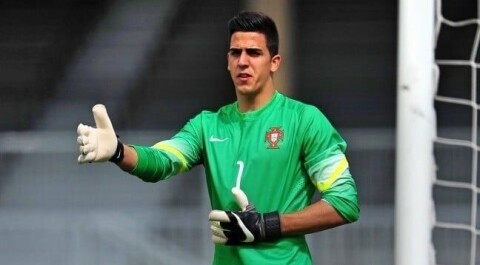Joel Pereira debuterte