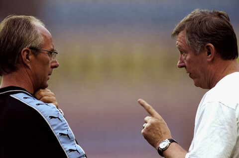 Manchester United manager, Alex Ferguson talks to Lazio coach, Sven Goran Erikkson