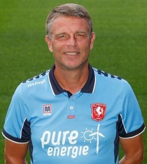 TROR PÅ DONNY: Andries Ulderink er Van de Beeks ungdomstrener fra Ajax-tiden. Han er sikker på at lysluggen vil slå tilbake.