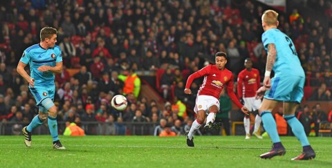 FULLTREFFER: Jesse Lingard setter inn Uniteds siste mål i 4-0-seieren mot Feyenoord i Europa League. Snart starter turneringen opp igjen og United møter franske St. Etienne i 16-delsfinalen. gettyimages-625628294
