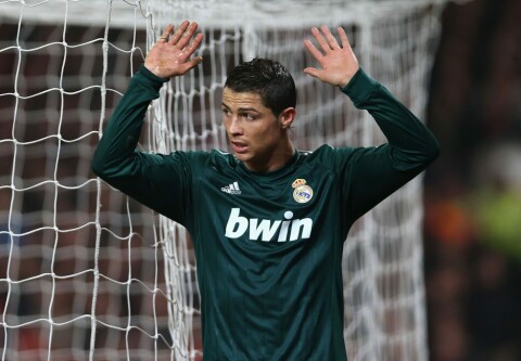 SENKET UNITED: Cristiano Ronaldo fikk en enorm mottakelse da han vendte tilbake til Old Trafford som Real Madrid-spiller i 2013. Den gangen var han sterkt delaktig i å sende United ut av Champions League. SENKET UNITED: Cristiano Ronaldo fikk en enorm mottakelse da han vendte tilbake til Old Trafford som Real Madrid-spiller i 2013. Den gangen var han sterkt delaktig i å sende United ut av Champions League.