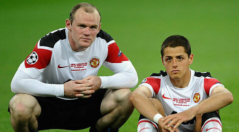 Det ikoniske deppebildet av Rooney og Javier Hernández.