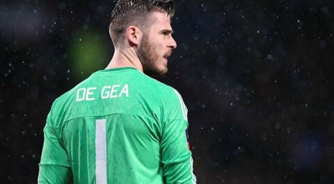 MANCHESTER, ENGLAND - JANUARY 09: David De Gea of Manchester United during the Emirates FA Cup Third Round match between Manchester United and Sheffield United at Old Trafford on January 9, 2016 in Manchester, England. (Photo by Alex Livesey/Getty Images)