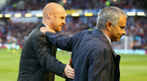 VENNER: Sean Dyche (t.v.) hilser på Jose Mourinho under møtet mot Chelsea mandag 18. august.