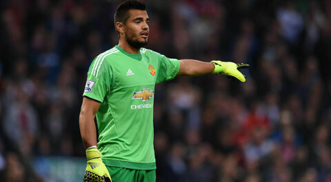 BIRMINGHAM, ENGLAND - AUGUST 14: Sergio Romero of Manchester United gives direction during the Barclays Premier League match between Aston Villa and Manchester United on August 14, 2015 in Birmingham, United Kingdom. (Photo by Michael Regan/Getty Images)