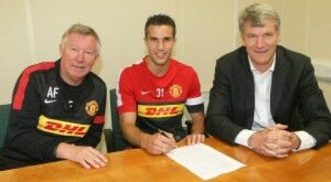Robin Van Persie Signs For Manchester United FC