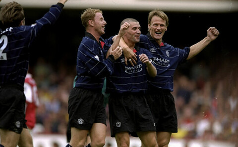 LEDER: Roy Keane gikk alltid i krigen for United - her fra 2-1-seieren mot Arsenal 22. august 1999.