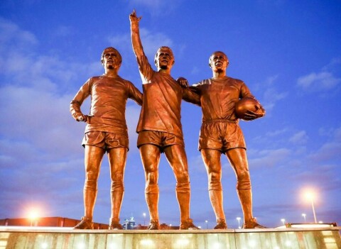 The United Trinity: Statuen av trekløveret George Best, Denis Law og Bobby Charlton, ble avduket utenfor Old Trafford i 2008.